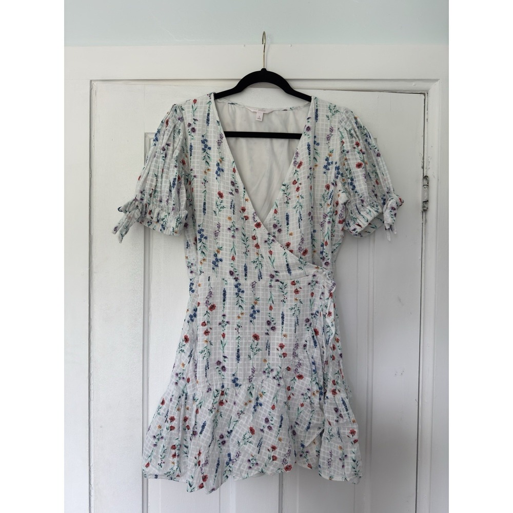 LC‎ Lauren Conrad Dress L Wrap White Multi Floral Ruffle Hem Puff Sleeve Cottage